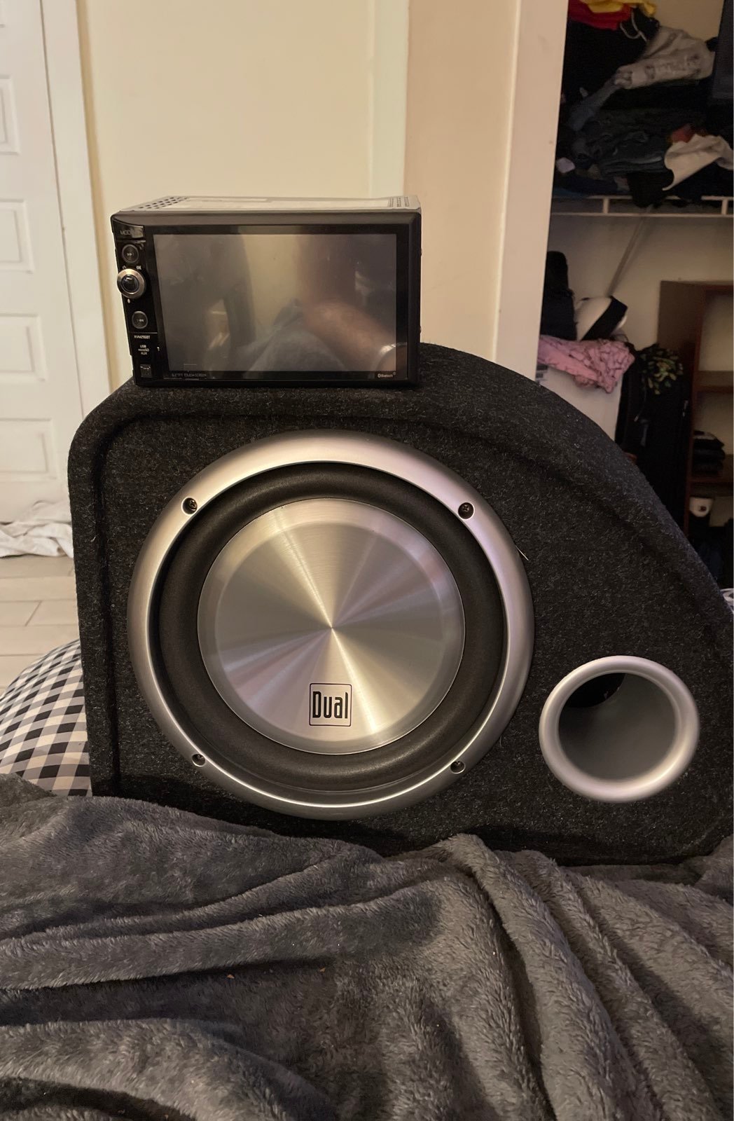 Dual car radio and sub an amp