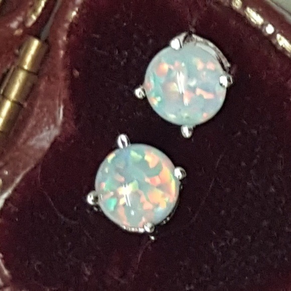 Cute 925 Sterling Silver White/Blue Fire Opal Studs