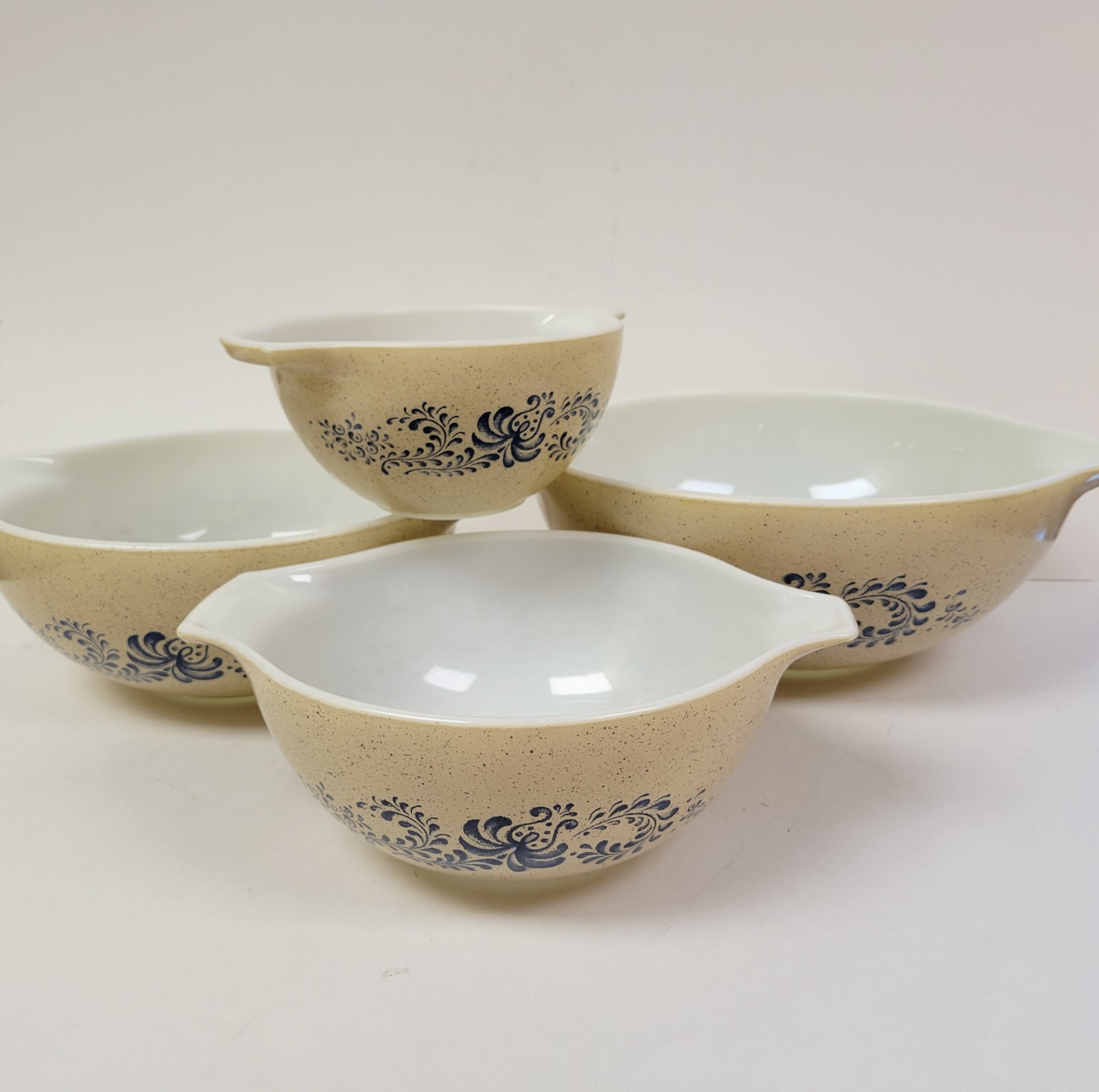 Vintage Pyrex Homestead Cinderella Nesting Mixing Bowls