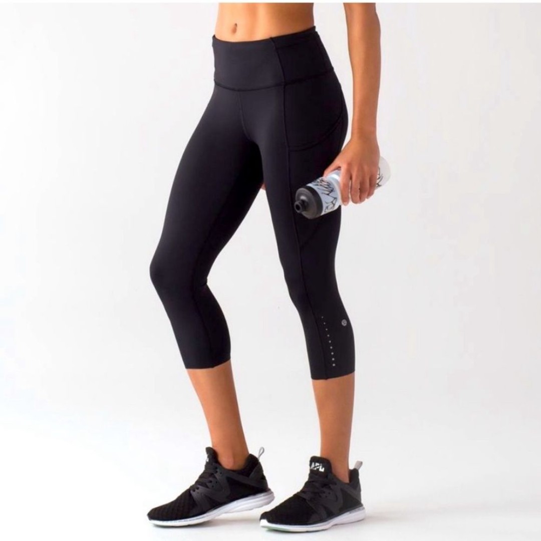 Lululemon Fast and Free Reflective Crop II Leggings 19” in Black size 10