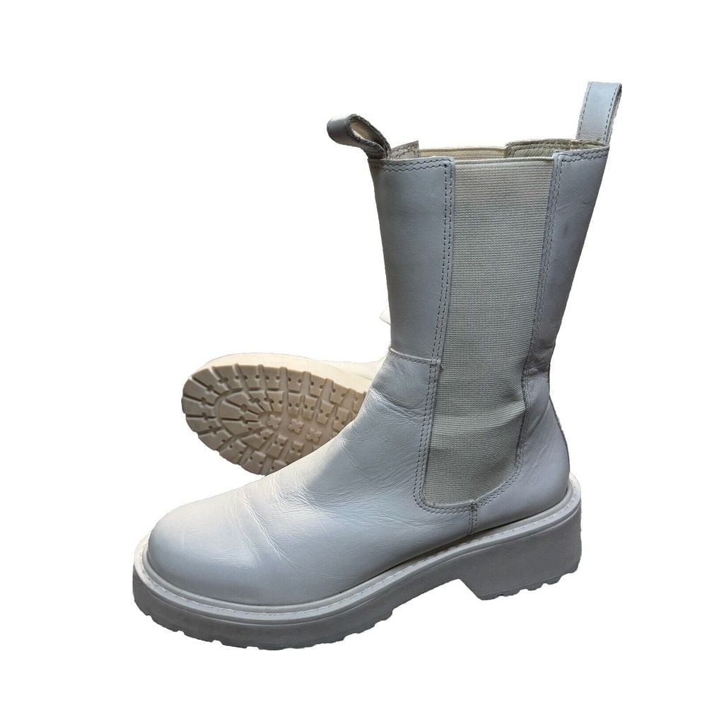 Steve Madden Boots Womens 9 Bone Pull on Yairy Beige Fashion Leather White