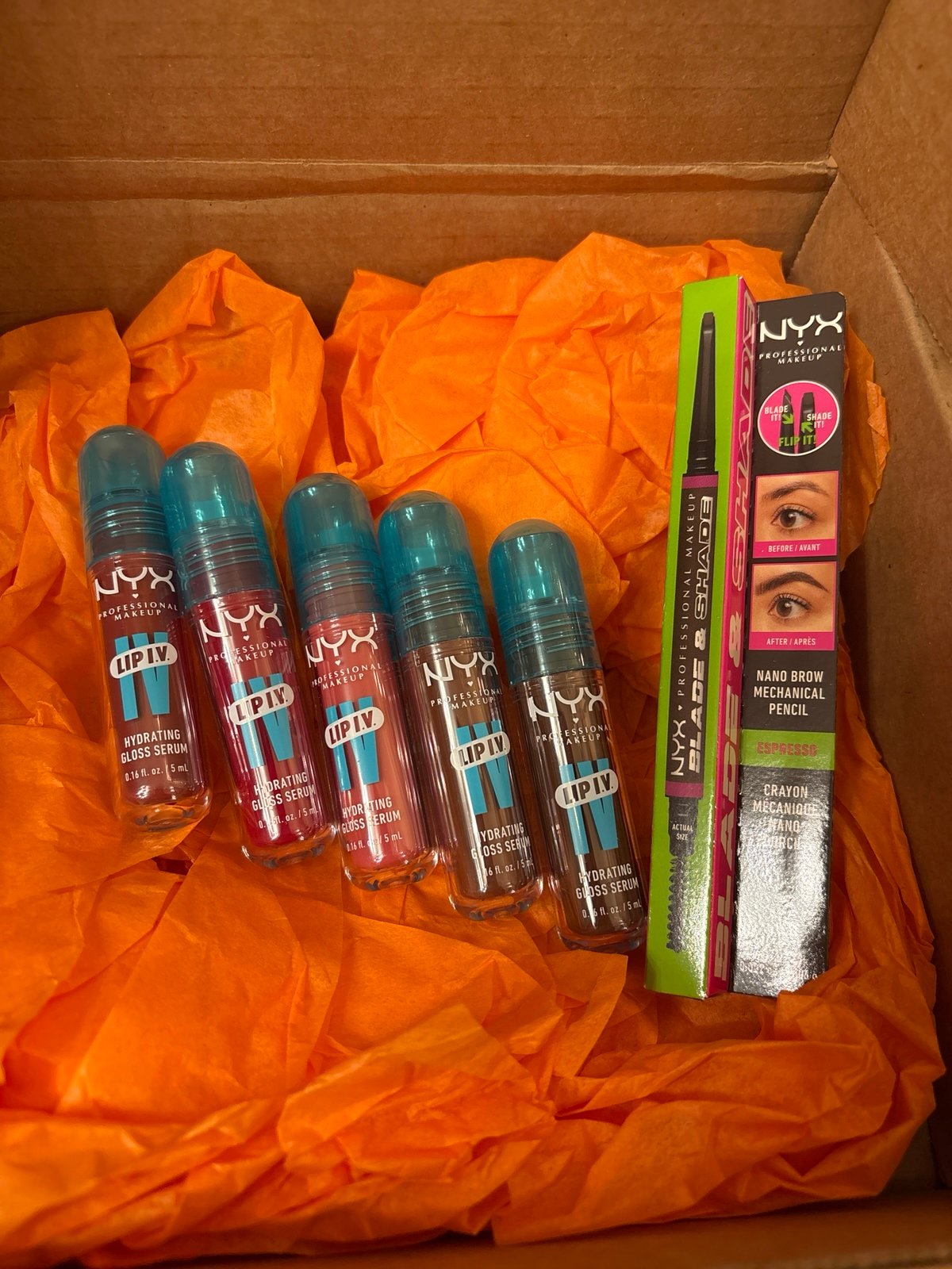 Nyx Cosmetics - 5 Lip Gloss Stains & Brow Pencil