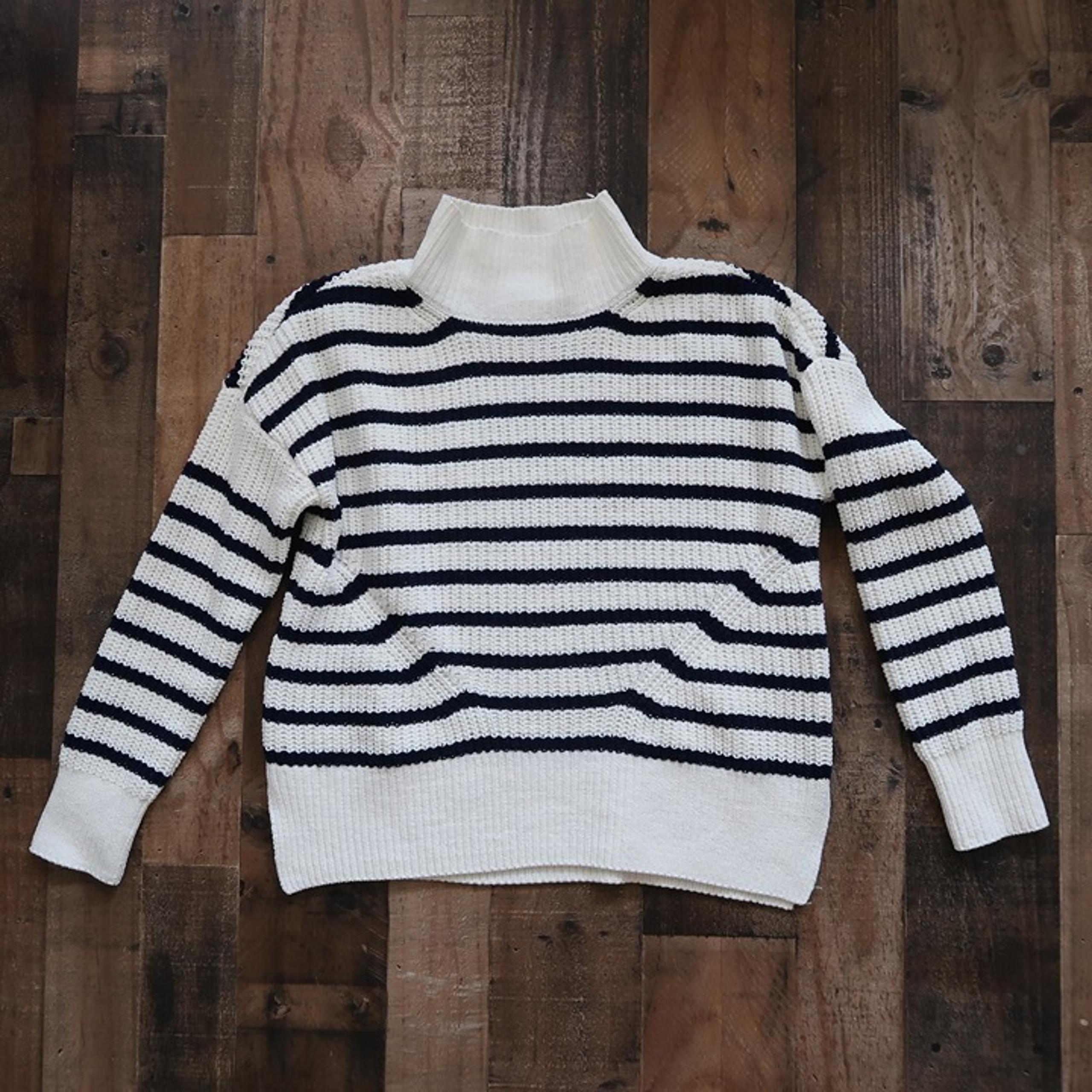 Crown & Ivy Womans Medium Blue & White Striped Mock Neck Sweater