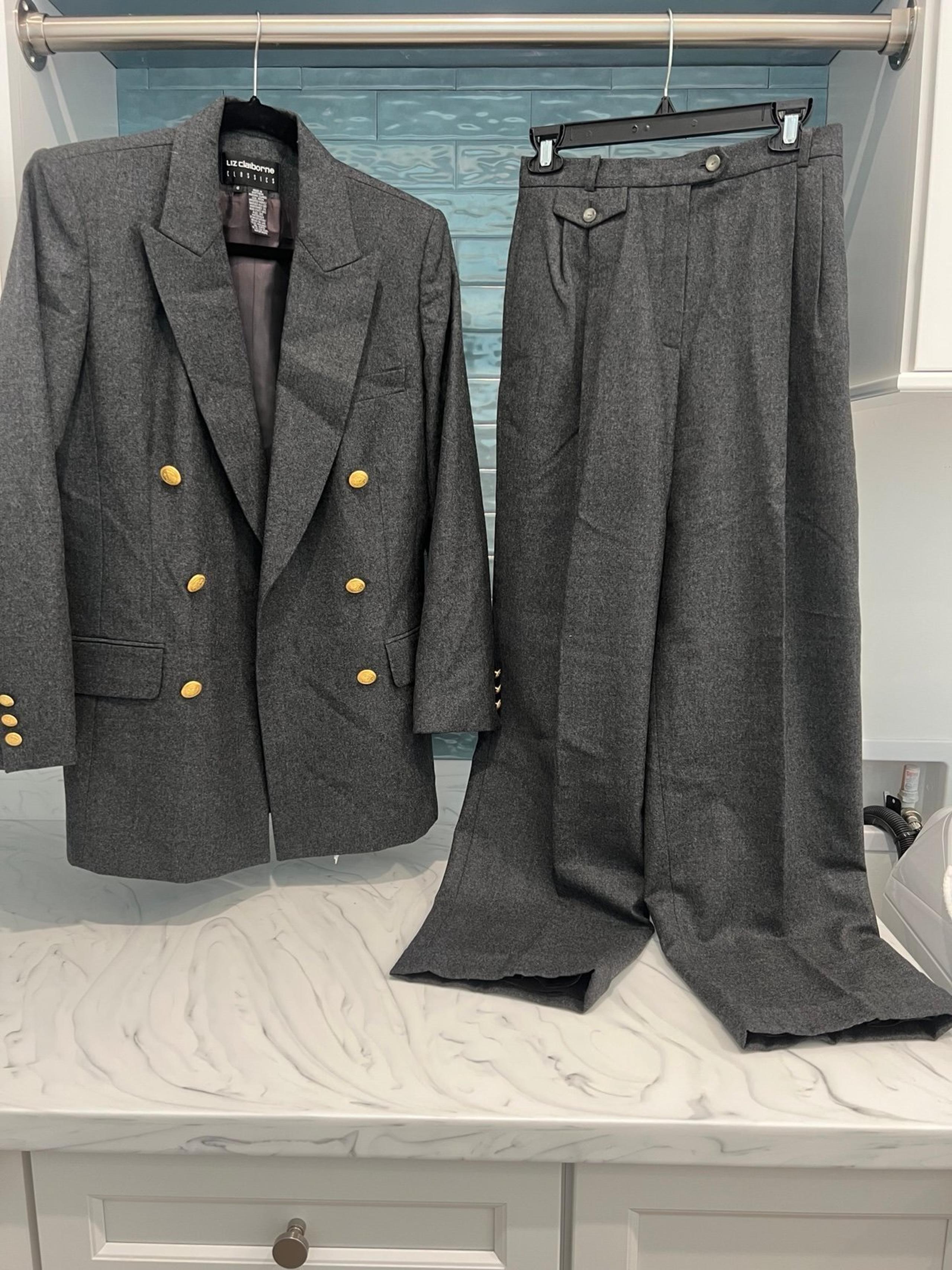Liz Claiborne Gray Wool Suit size 6