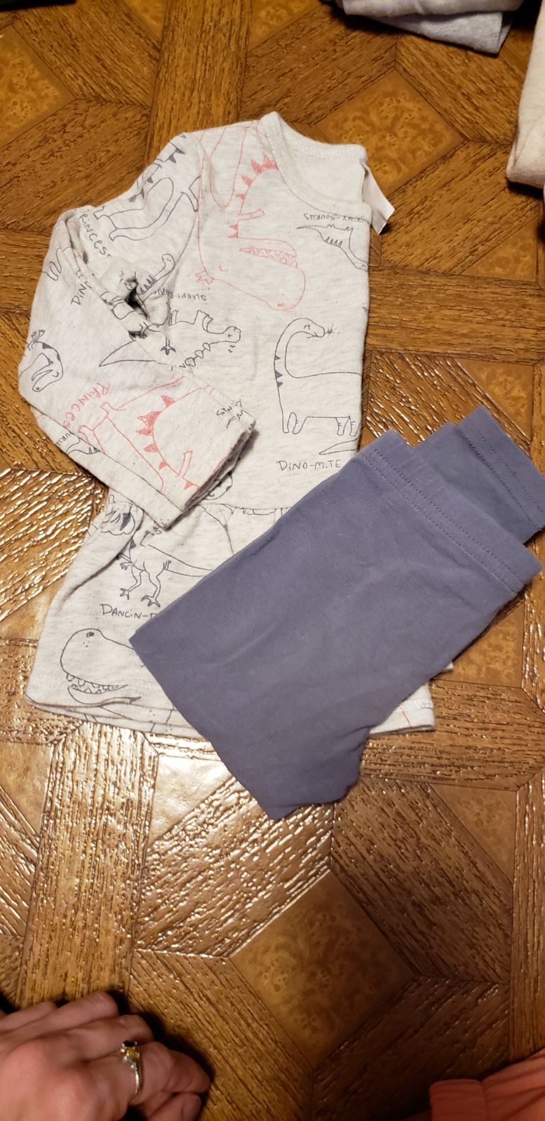 Girls 18month putfit plus extra.