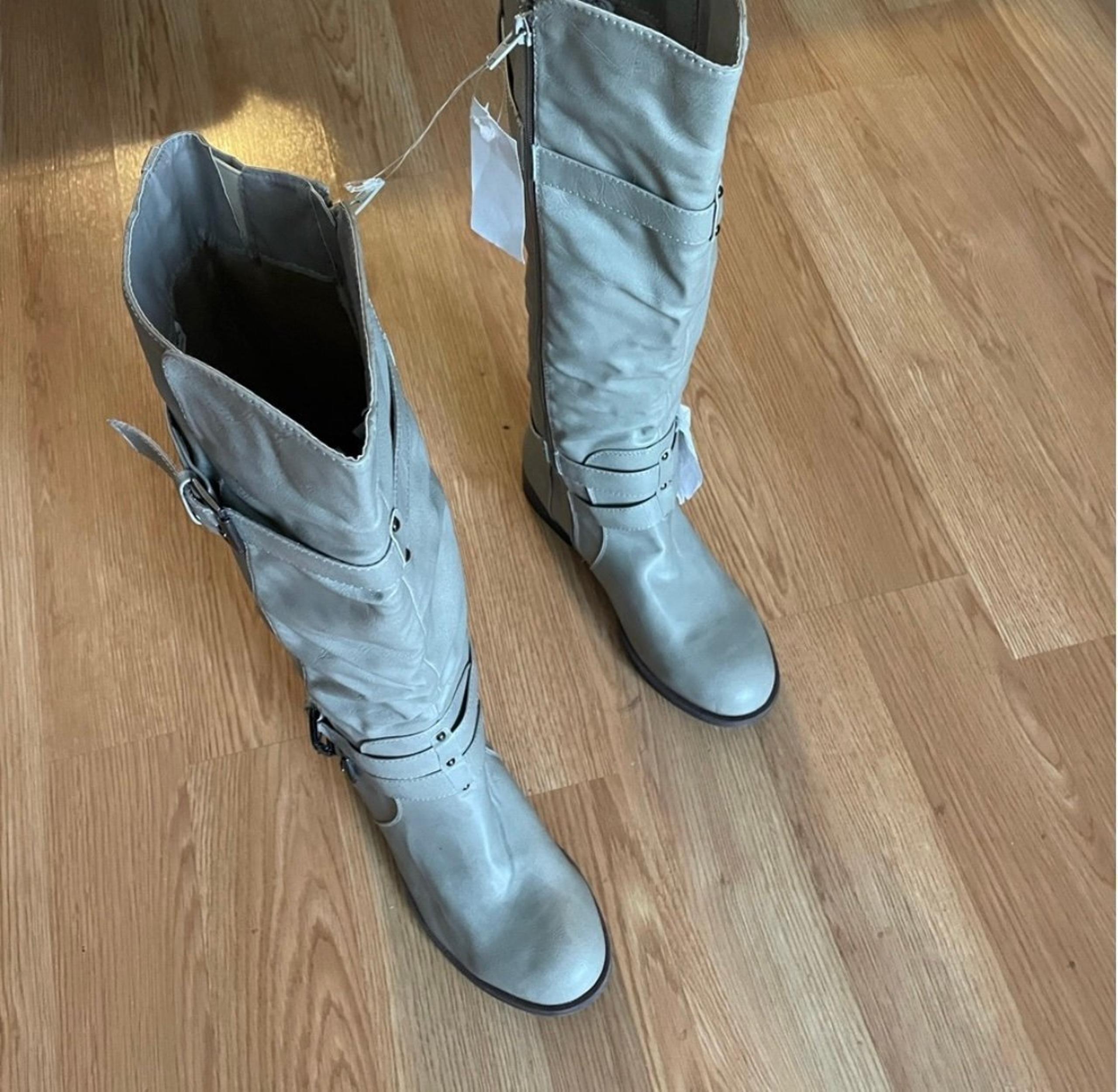 NWT Target Brand Tall buckle beige boots size 10.