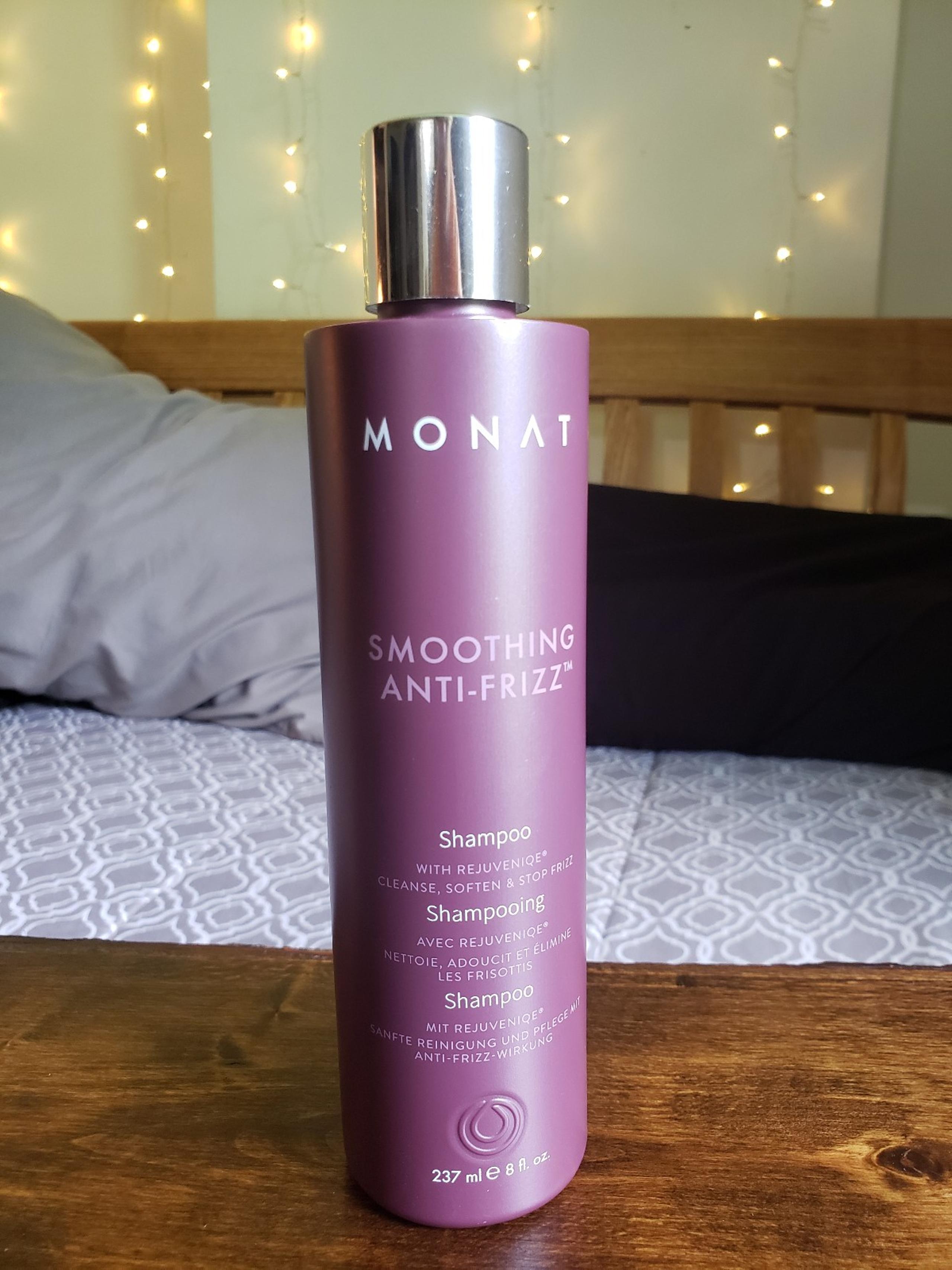 Monat Smoothing anti frizz shampoo NEW!