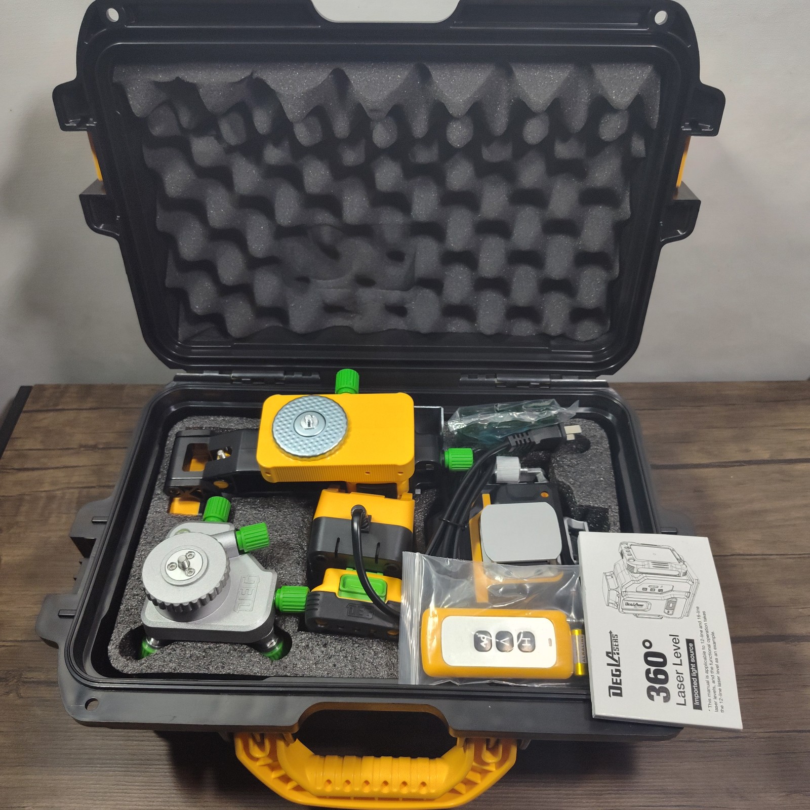 Laser Level 360 Self Leveling, 4x360 Green Laser Level with 12V Rechargeable