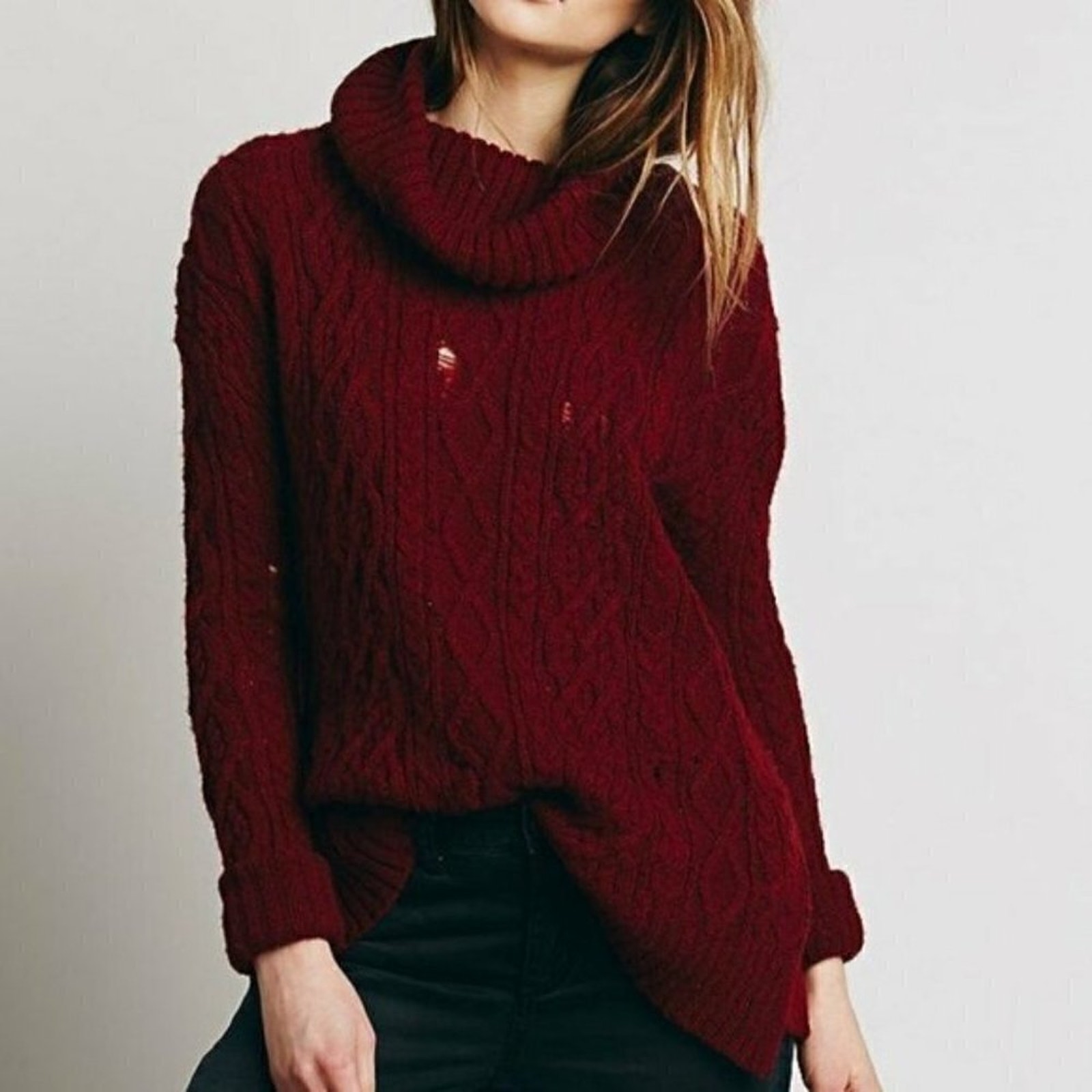 Free People Distressed Cable Knit Turtleneck sz S