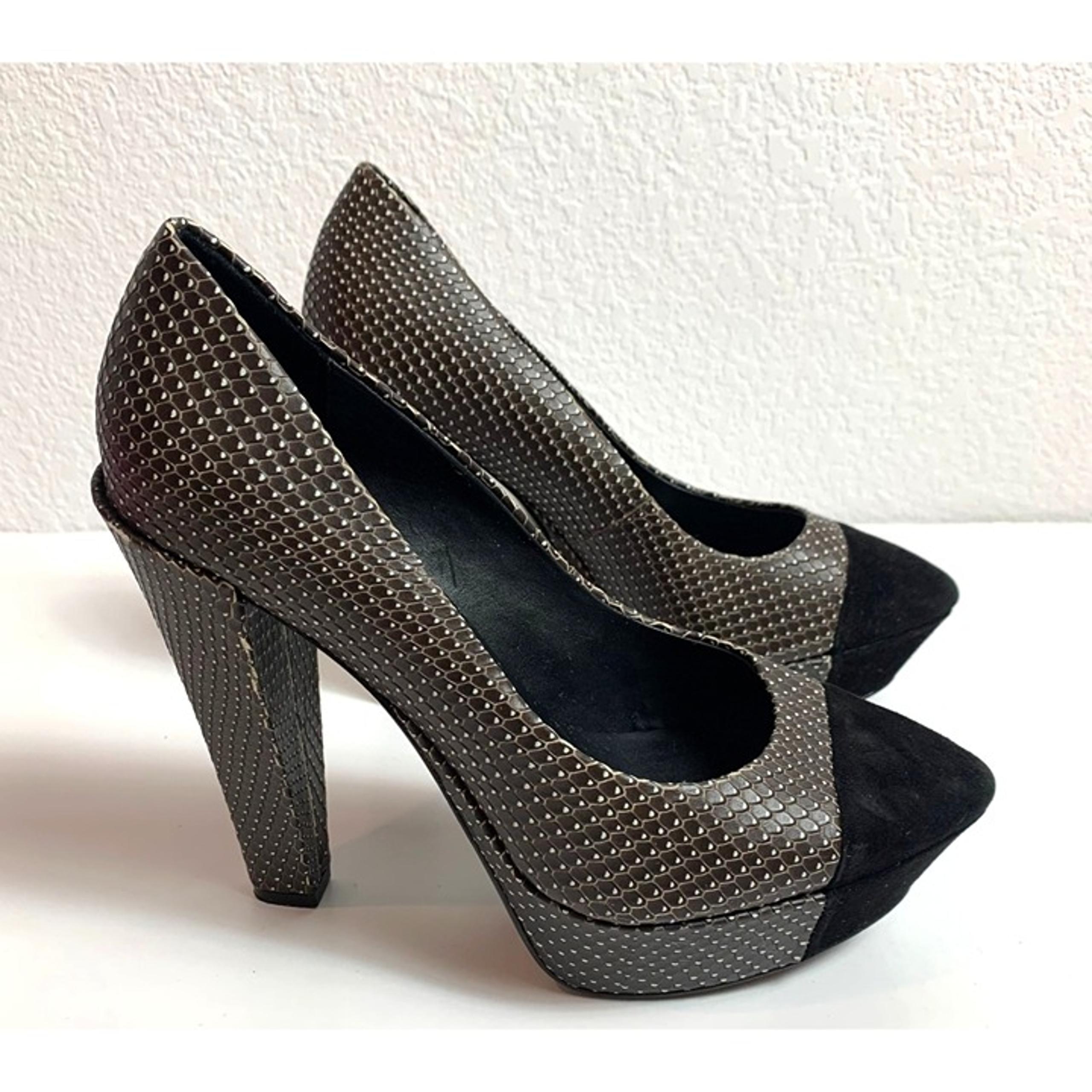 Theory Brown Textured Suede Cap Toe Platform Heel Size 37.5