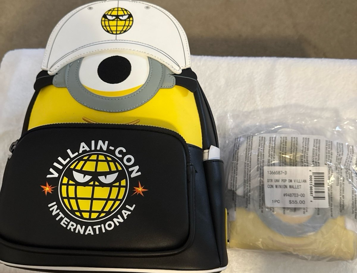 Universal Studios Minions Villain-Con International loungefly backpack + wallet