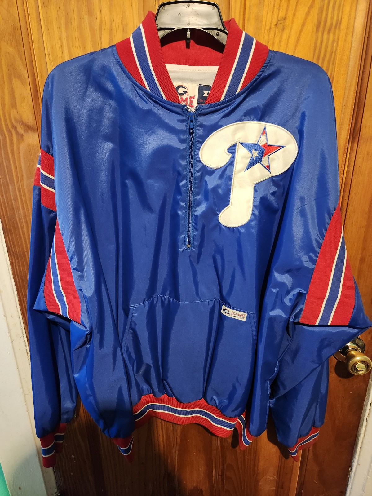 Mlb philadelphia phillies Nylon shell Jacket Size XL