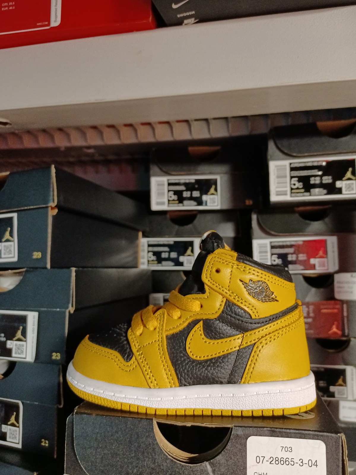 Jordan 1 bee pollen size 6c