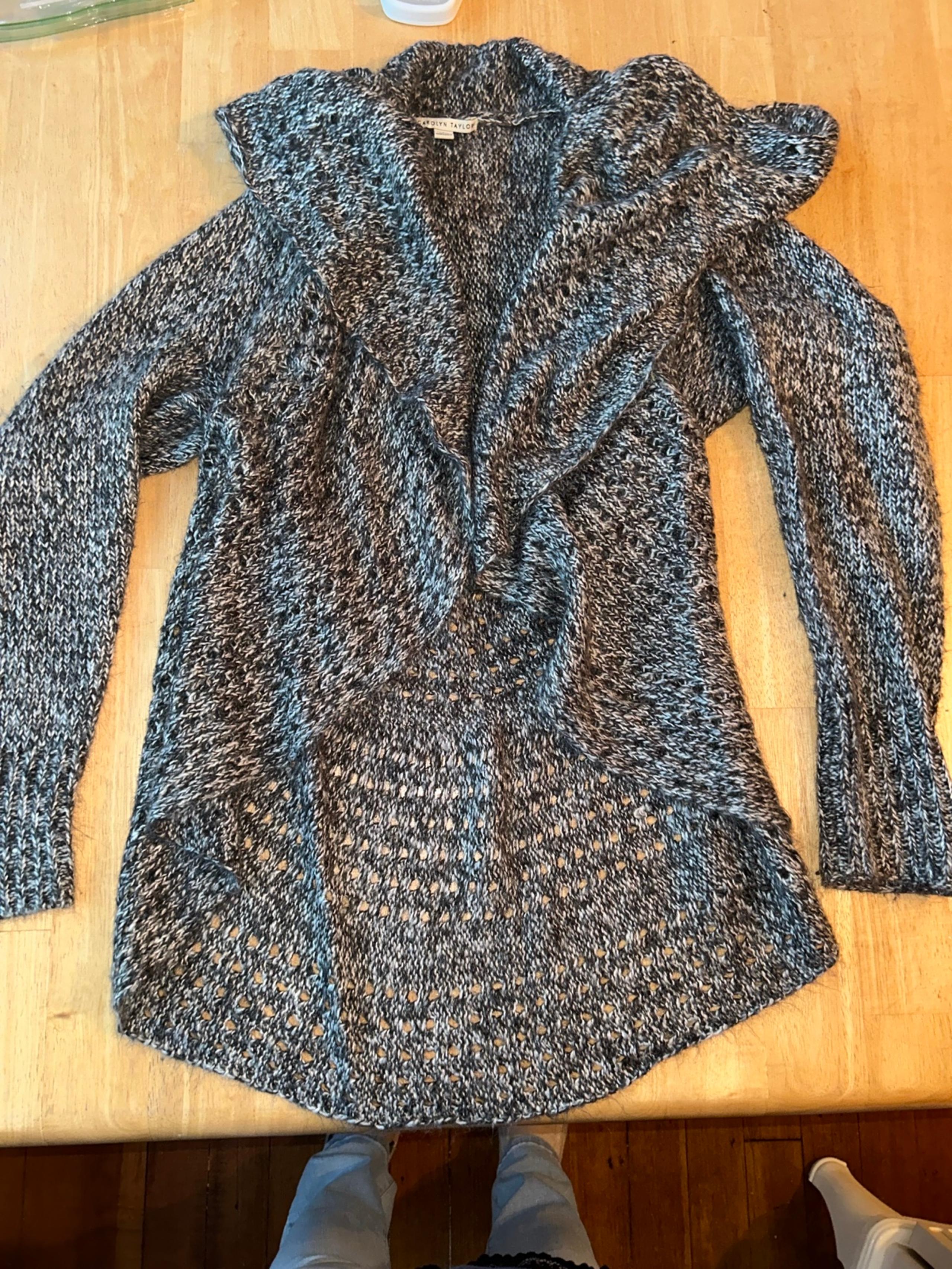 Gray sweater cardigan women’s small Carolyn Taylor