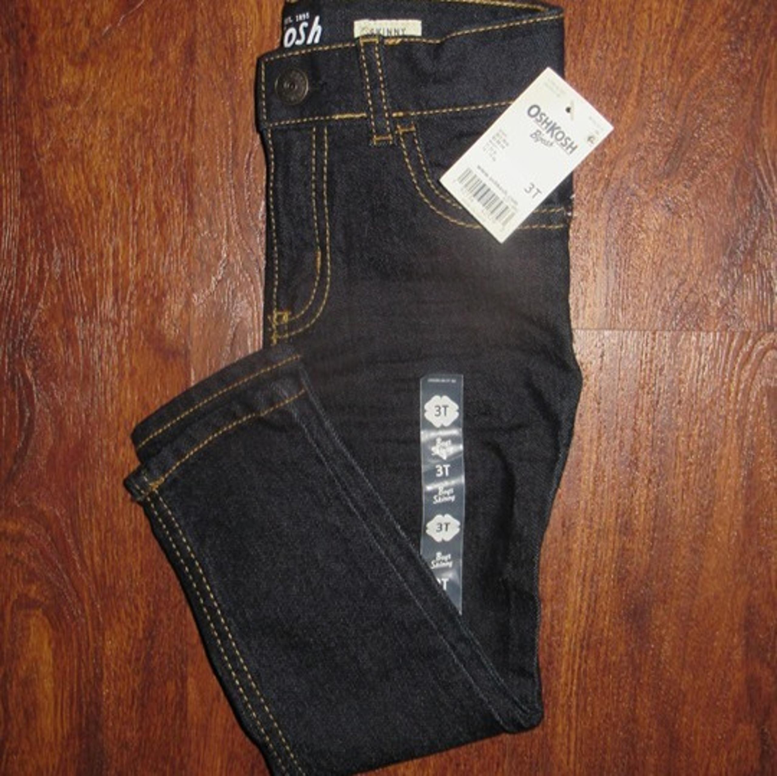 OshKosh B'gosh Boys Skinny Denim Jeans Size 3T Adjustable waist New With Tags
