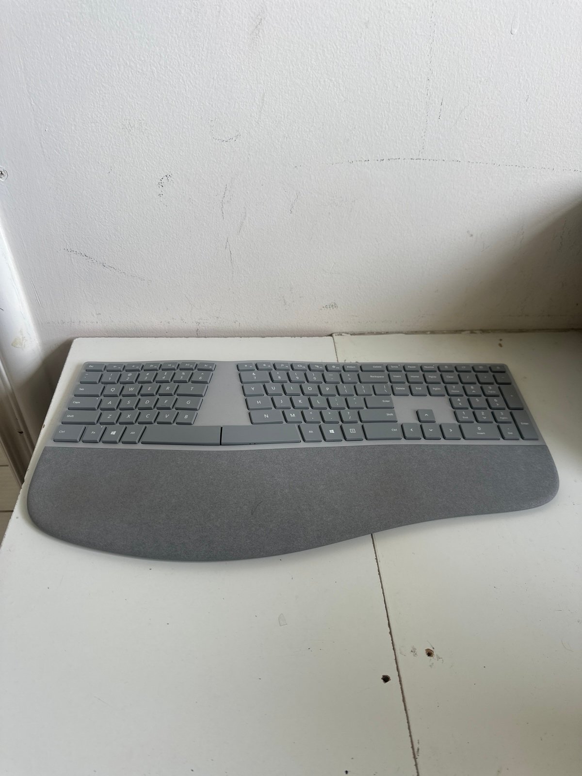 Microsoft surface Ergonomic Full-size Wireless keyboard