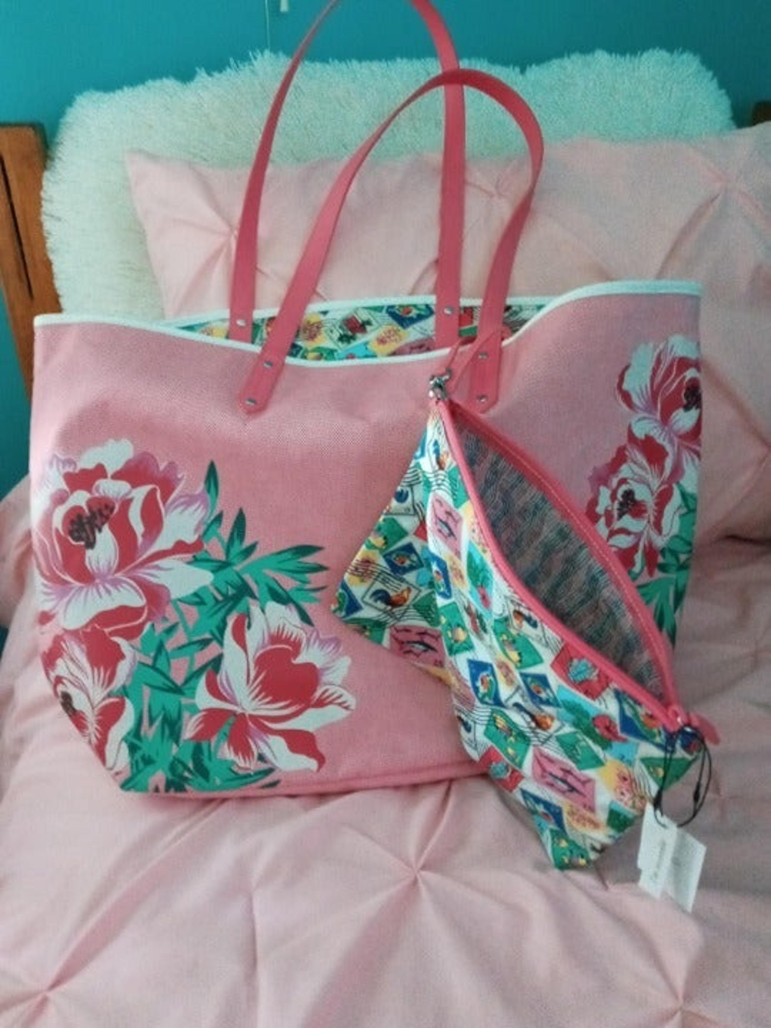 Vera Bradley Beach Tote Cuban Stamps & Cosmetic Bag Reversible NWT