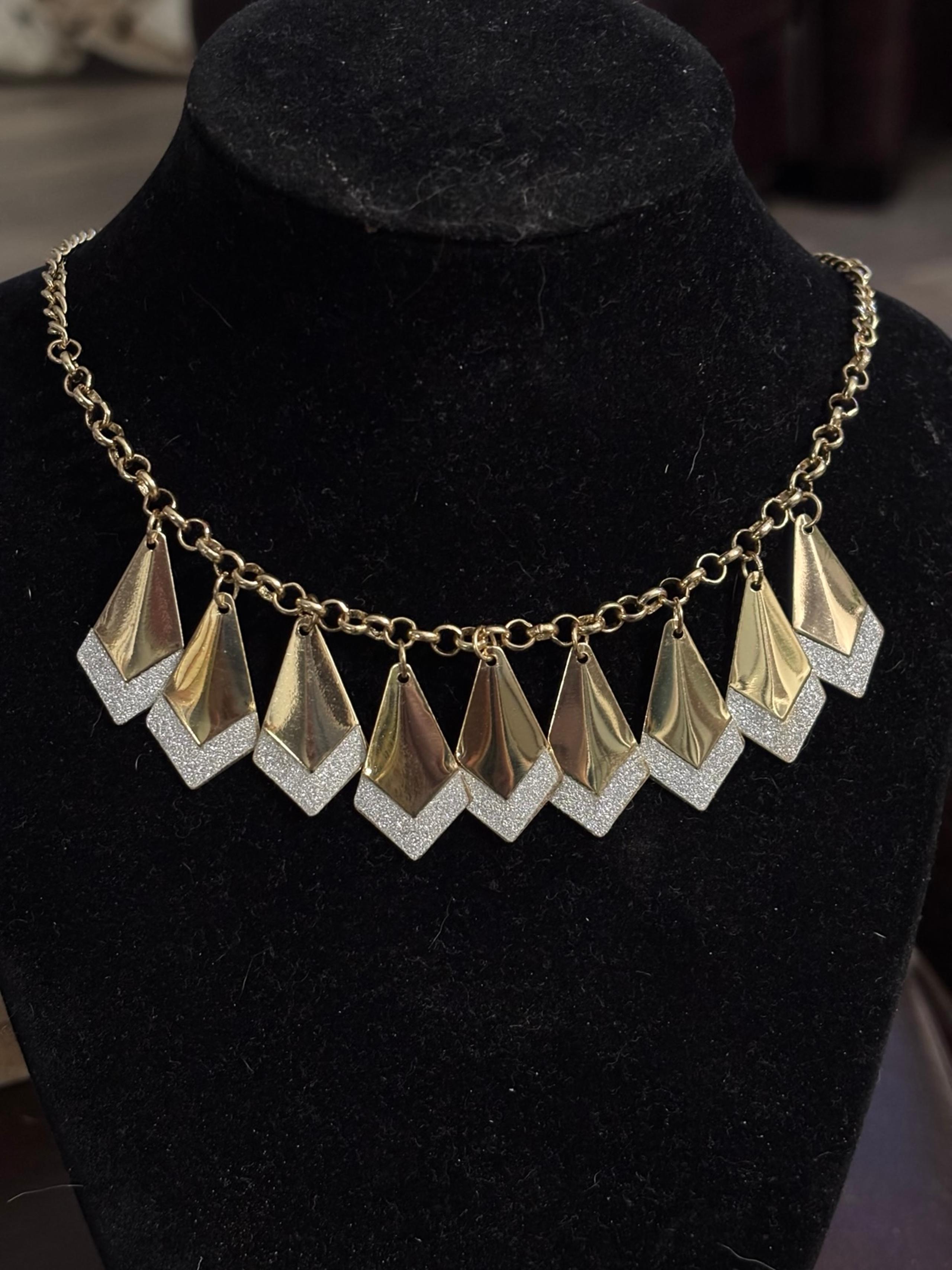 *NWT* APT 9 Gold and silver 16" - 18”necklace