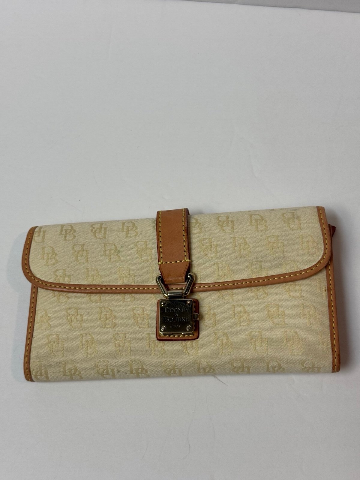 Dooney & Bourke