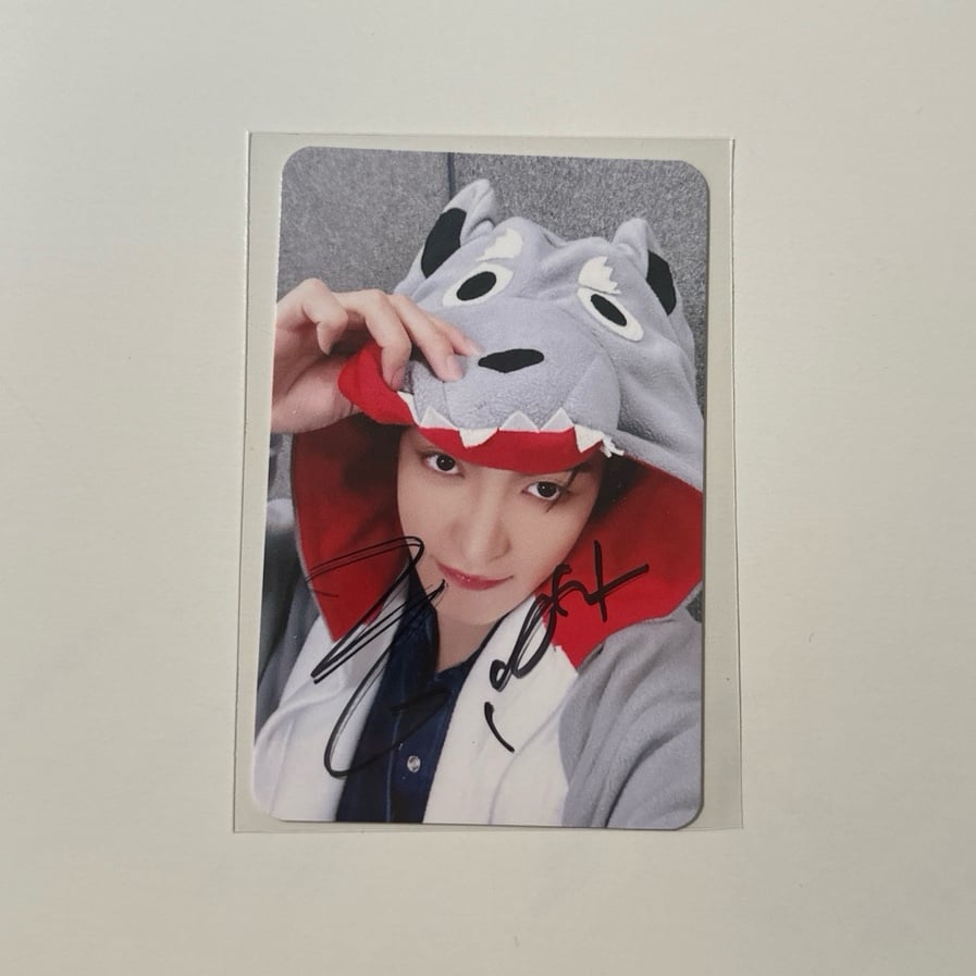 ateez hongjoong signed photocard