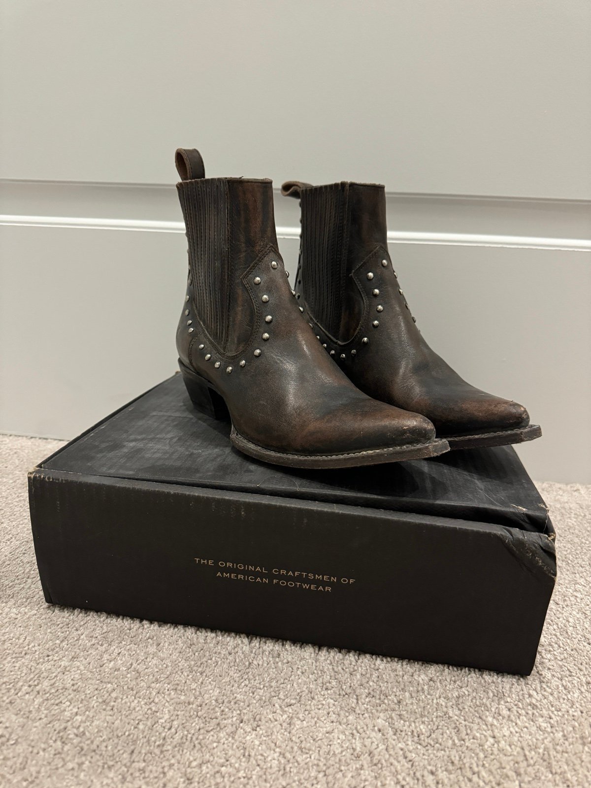 FRYE BOOTS LIKE NEW - Sacha Stud Chelsea sz 8