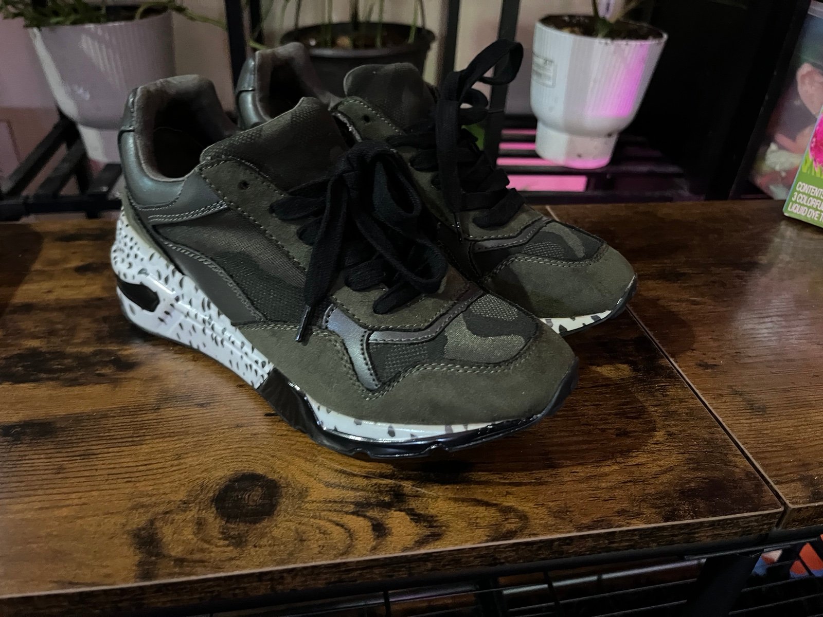 Women’s Steve Madden sneakers 7.5