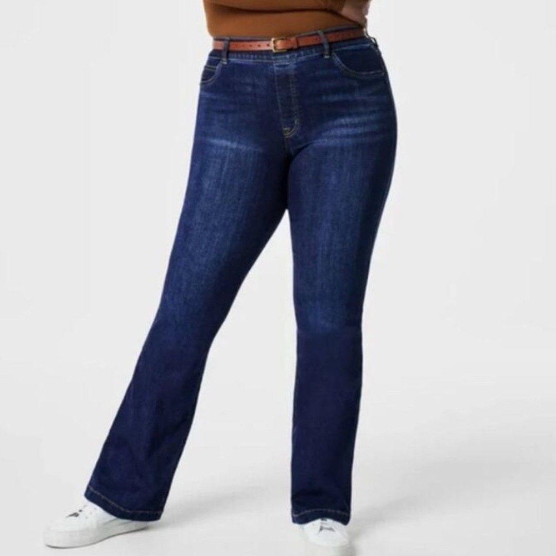 SPANX SPANXShape Flare Jeans in Midnight Shade Size Medium