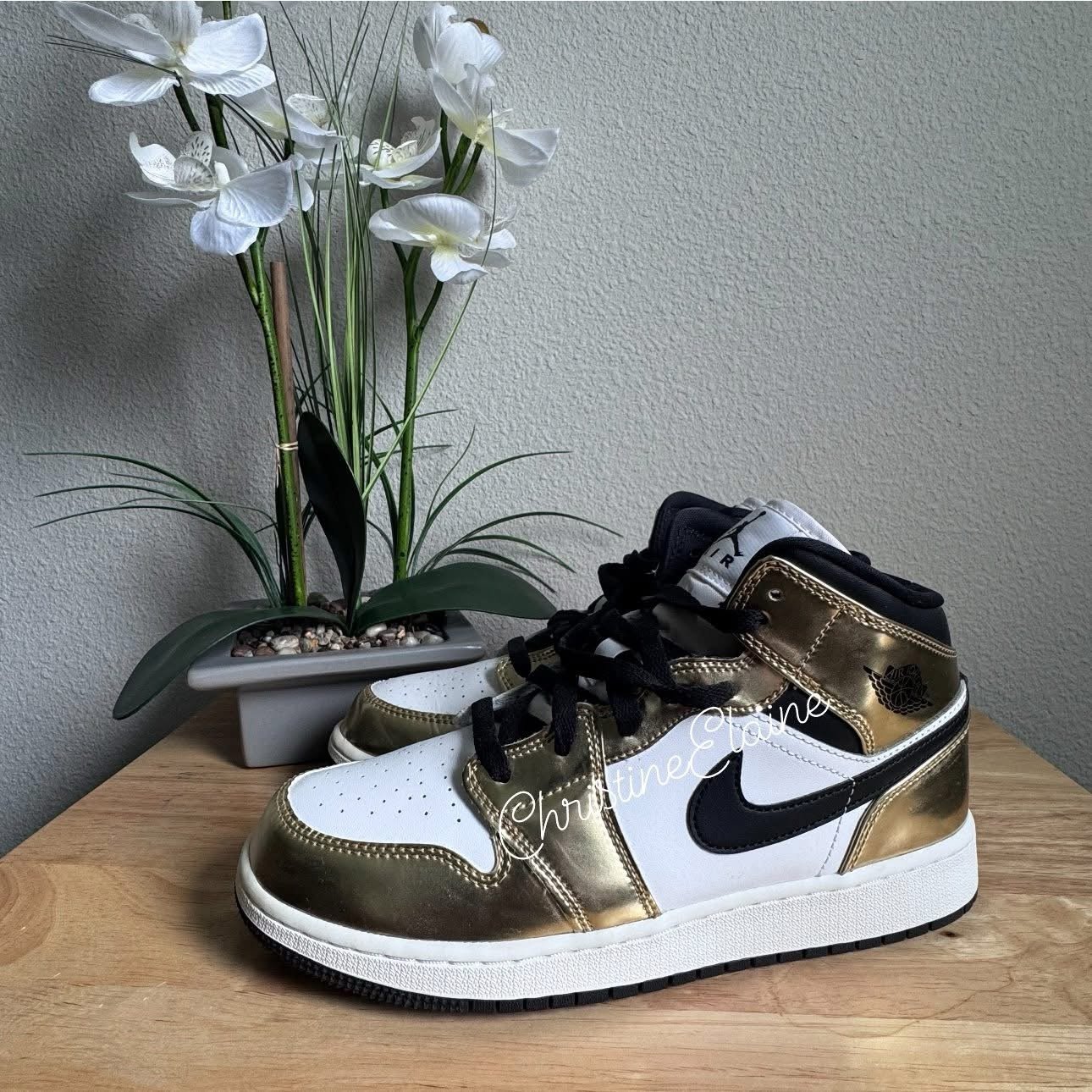 Jordan Mid SE GS Metallic Gold