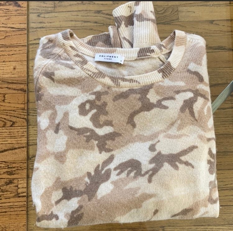 Equipment Camo Camouflage Cream Brown Tan sweater size S