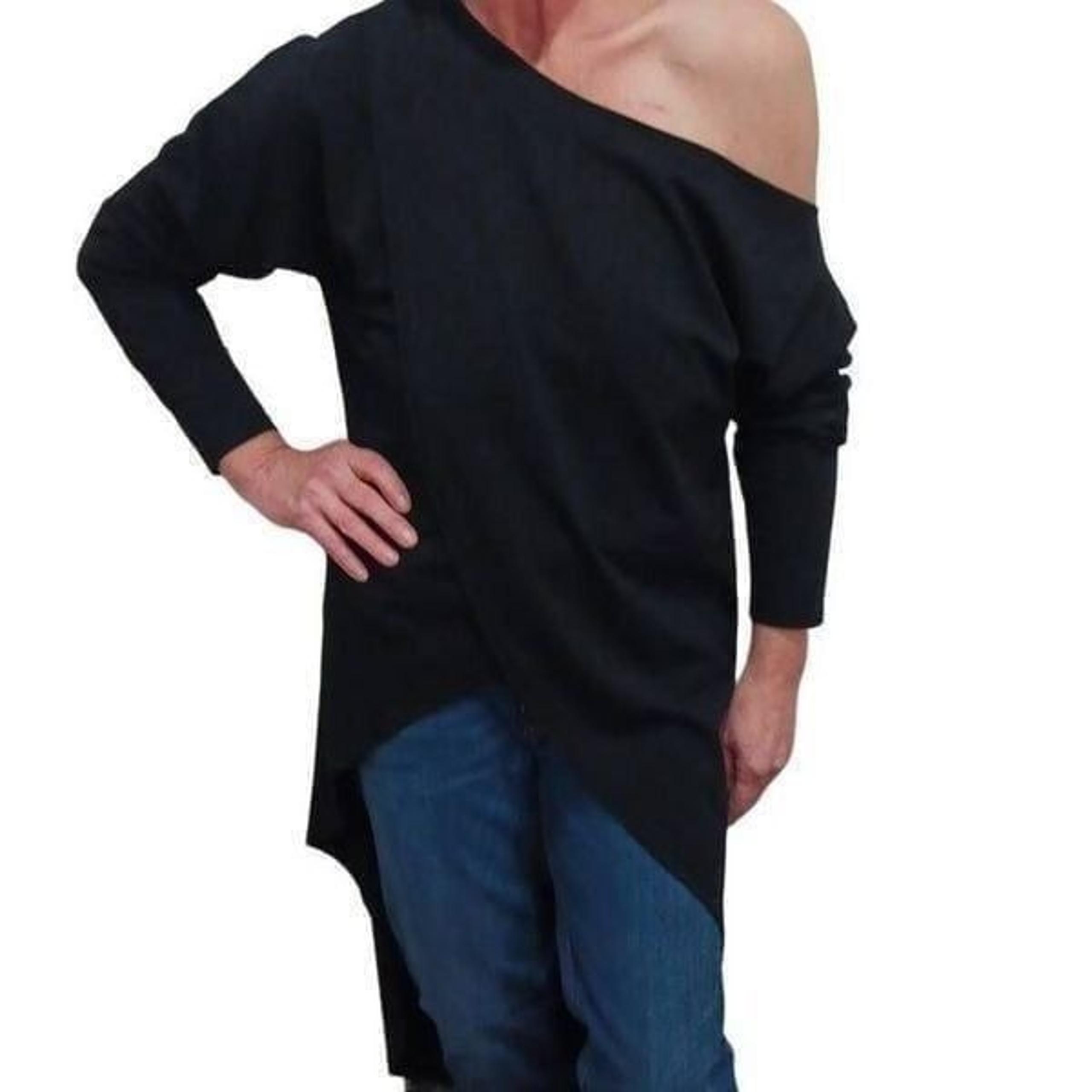 NWT, Flamingo brand, off the shoulder, long tunic.
Size: Medium (fits like a lar