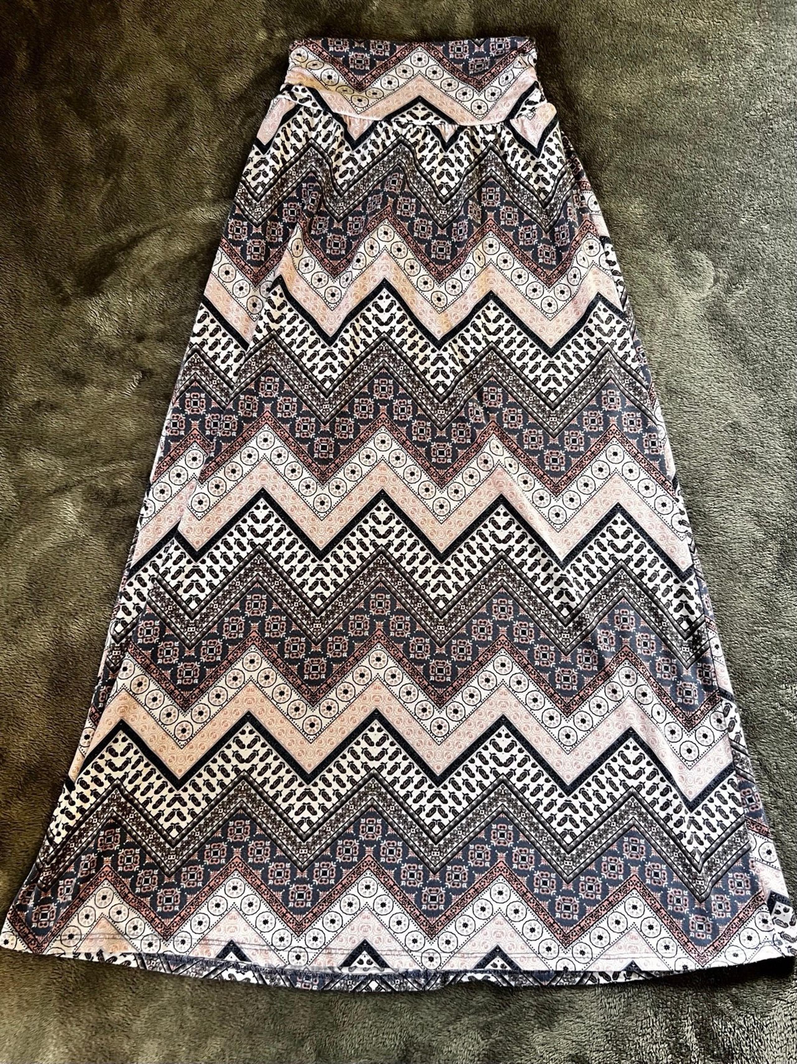 JOE B by Joe Benbasset Full Length Maxi Chevron Skirt, Size XS