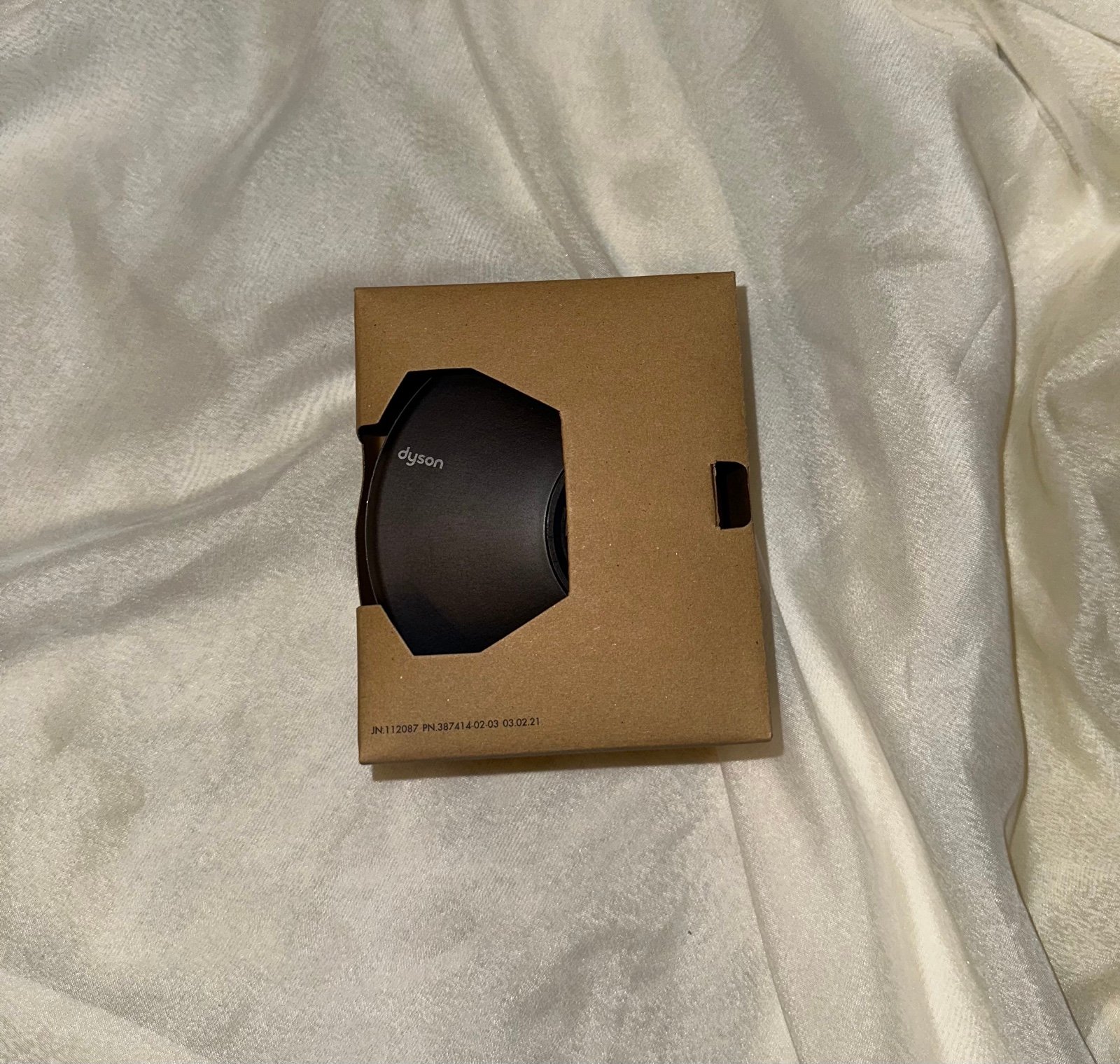 Dyson diffuser and concentrator attachments