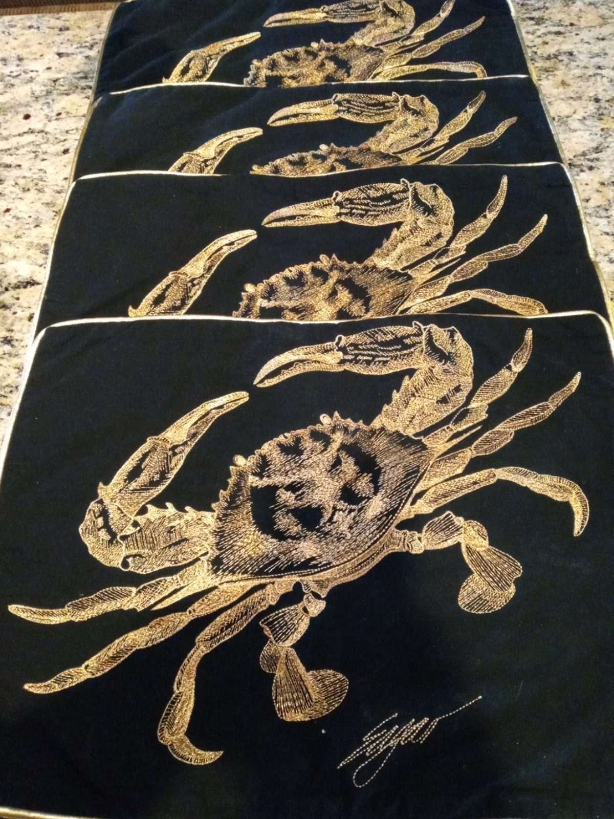 GORGEOUS Clint Eager Silk Embroidered 14 x 18 Crab Motif 4 Count Placemats
