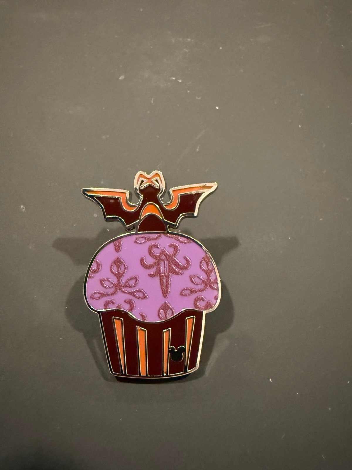 Disney Hidden Mickey Wave B Haunted Mansion Treat Chaser pin