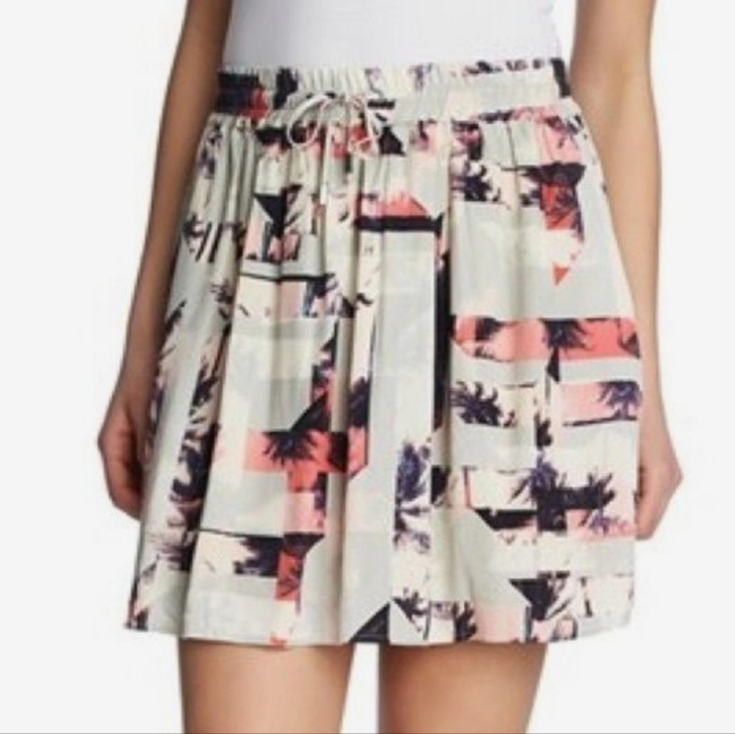 Nordstrom's 1. State Gray & Coral Palm Print Sublimation Mini Skirt Size Small