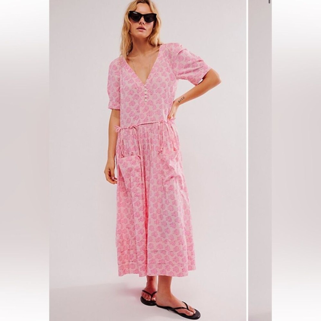 NWOT Sold Out Floral There She Goes Midi Dress