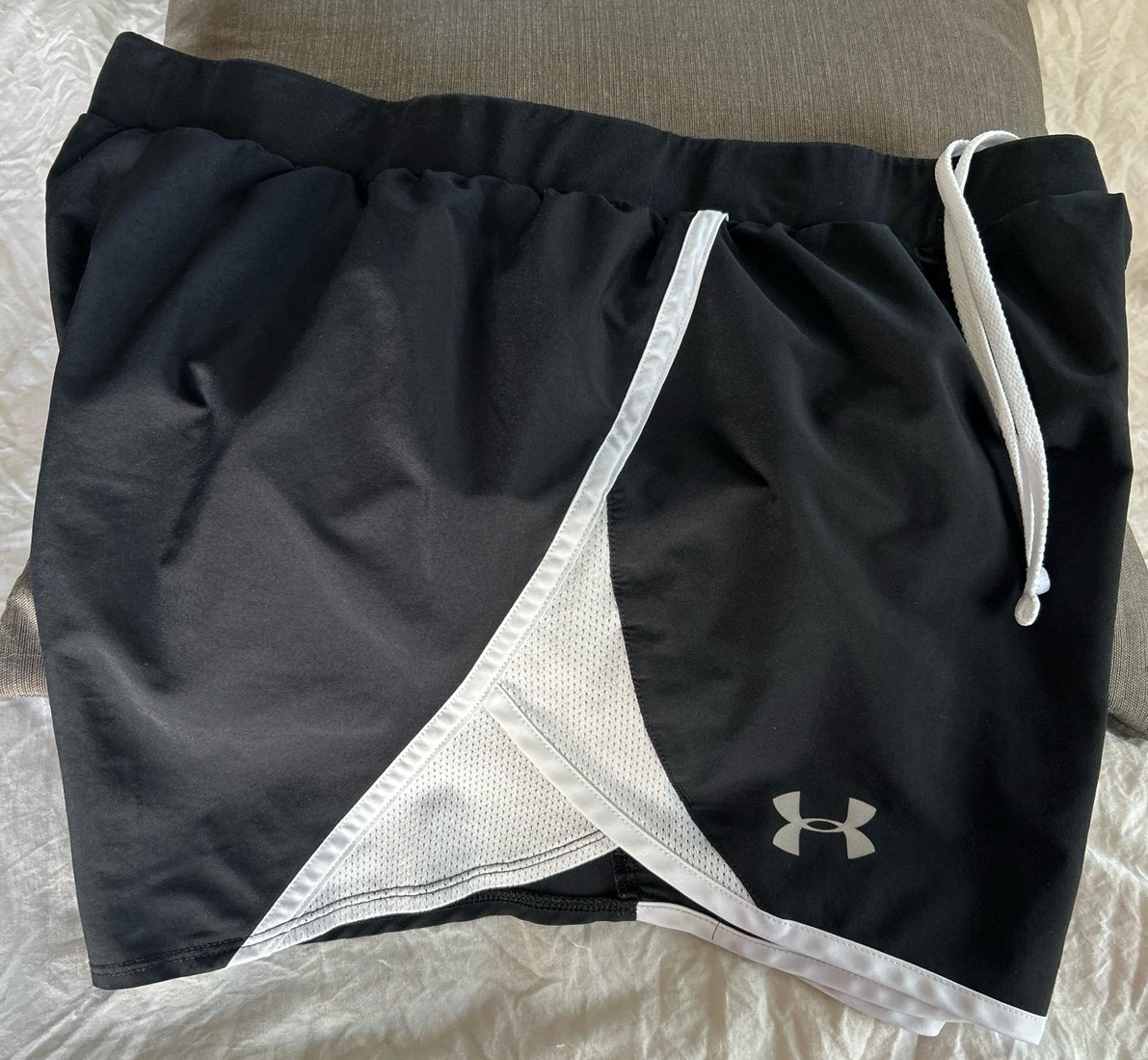 Under Armour Black, Lined Running Shorts with Tie Waist. Size Large