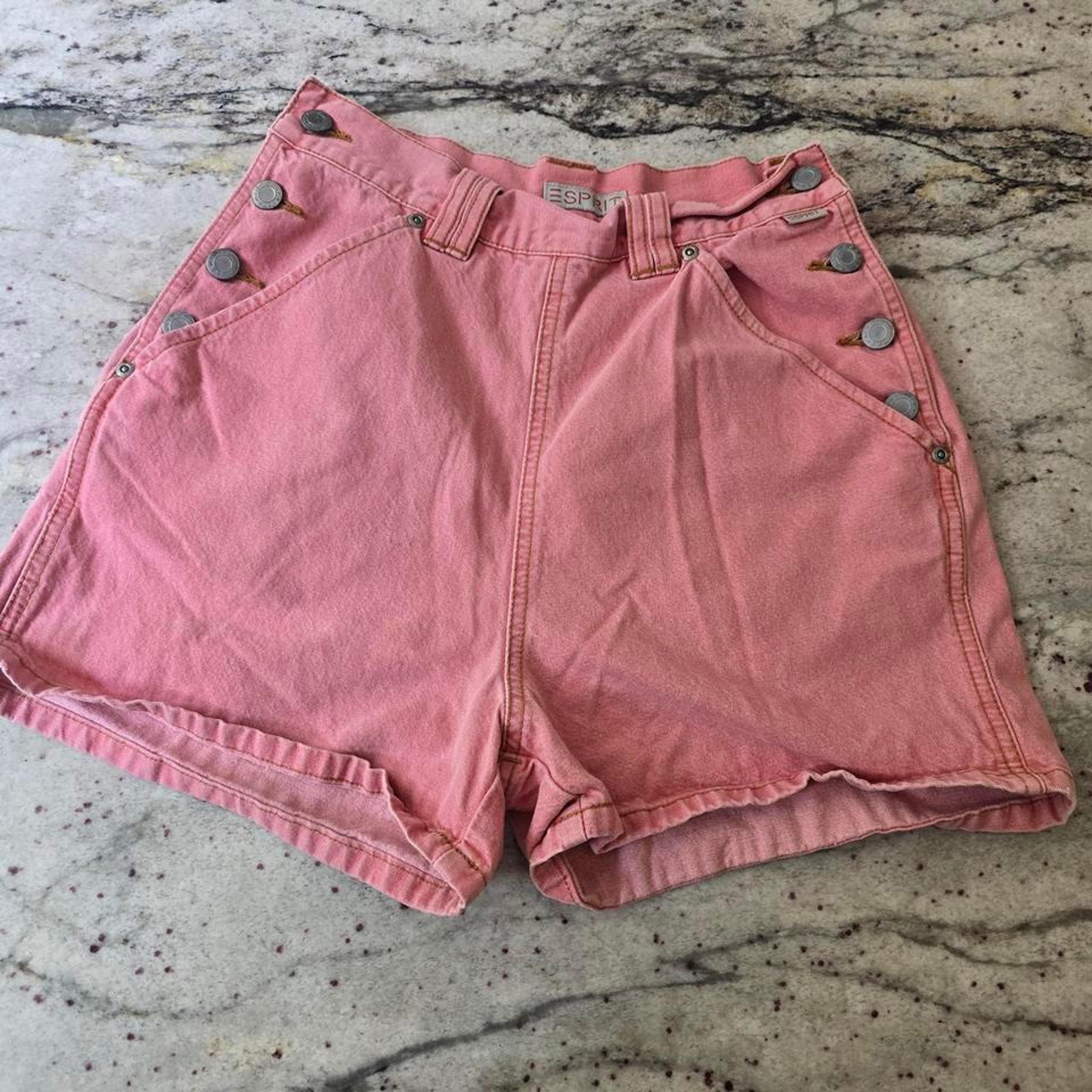 vintage Espirit Pink denim shorts with silver buttons on both sides size 3/4