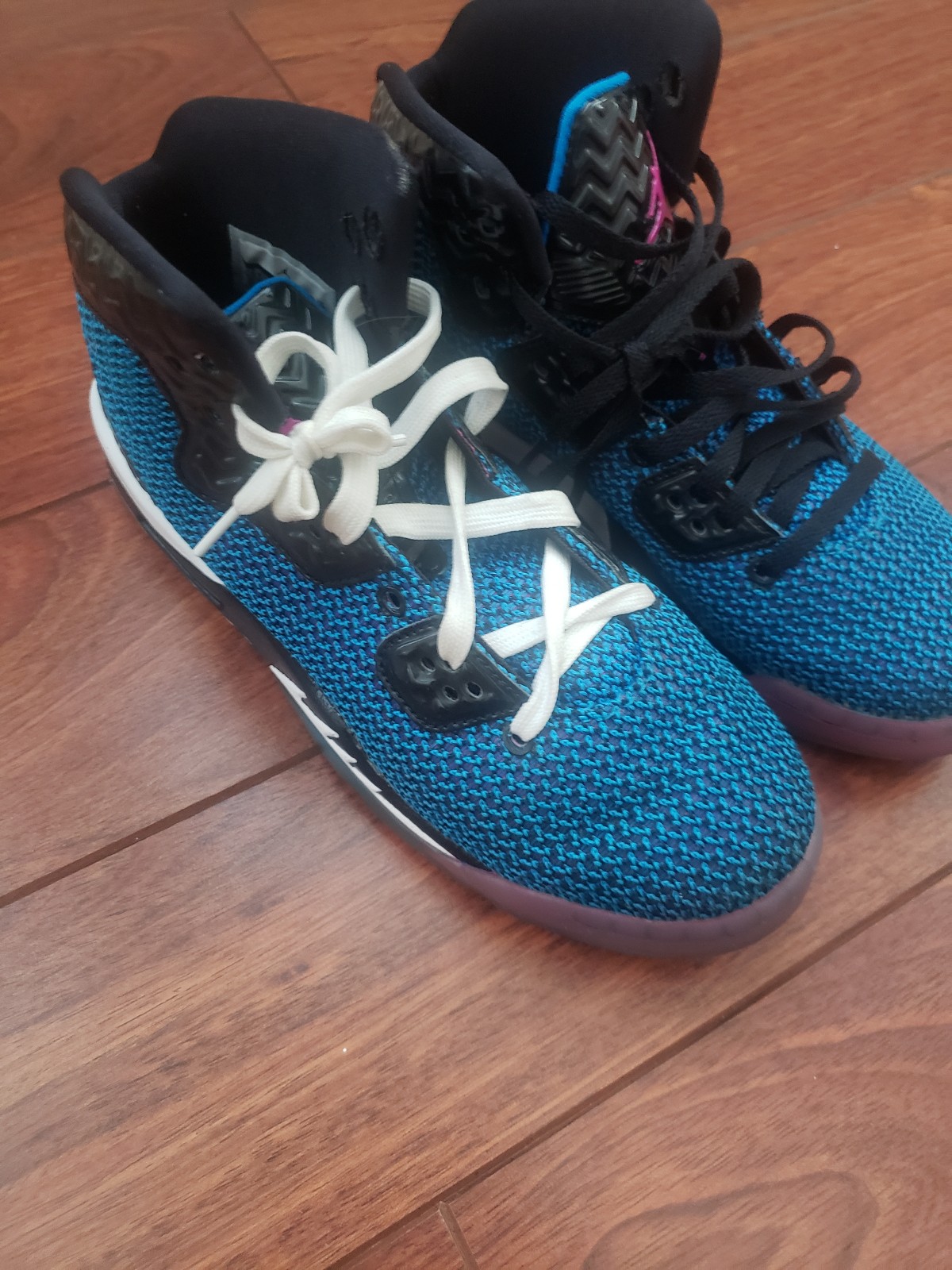 Boys Air Jordan Nike shoes sz 5.5 youth
