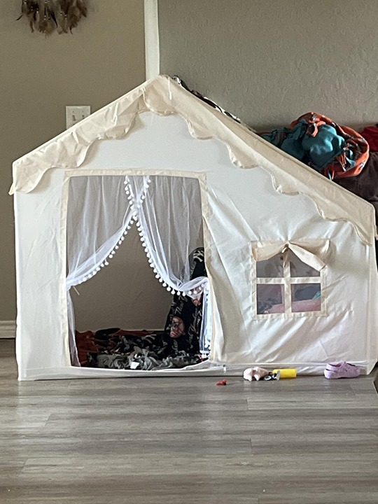 BRAND NEW Kids Play Tent with Mat 57 x 35 x 47 (Beige)