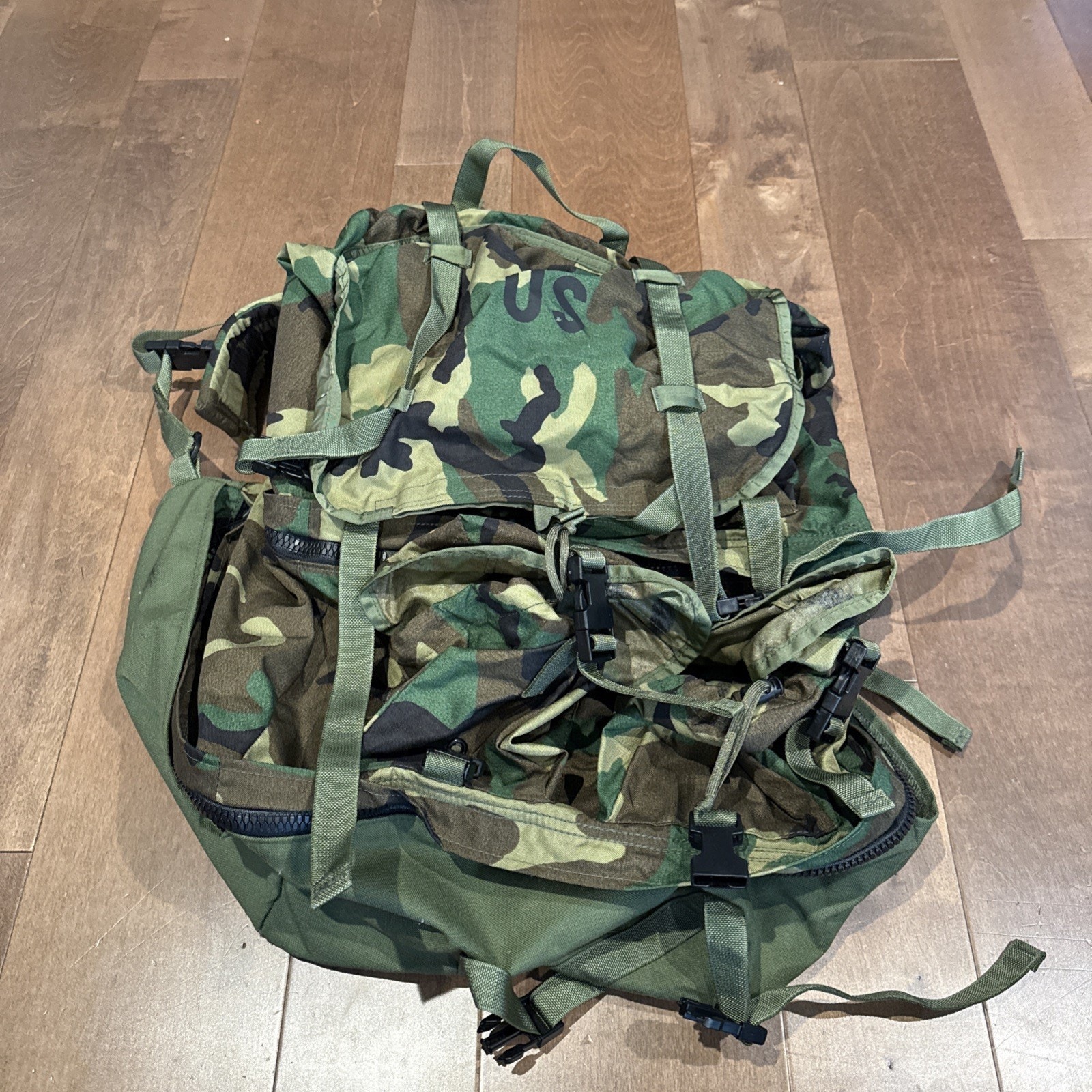 Military Issue Rucksack 8465-01-393-5183 USGI Bag, Equipment Woodland Camouflage