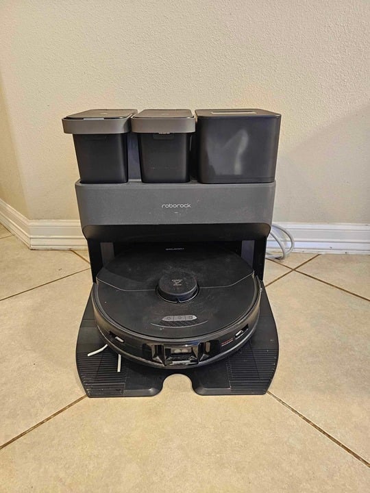 Roborock S7 MaxV Ultra Robot Vacuum with Empty Wash Fill Dock + Kit (Refurbished