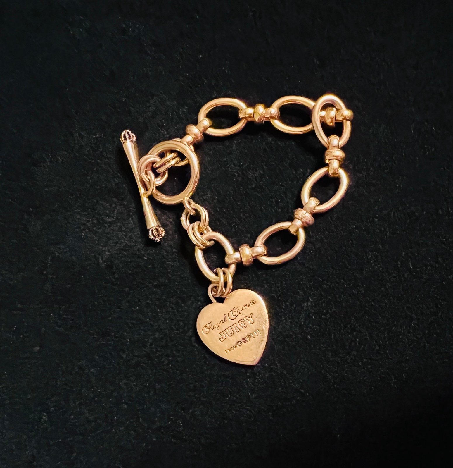Vintage Juicy Couture “Royal Couture” Gold Tone Heart Charm Toggle Bracelet