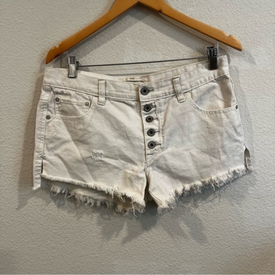 Free People run away cream distressed cut off shorts button fly size 28