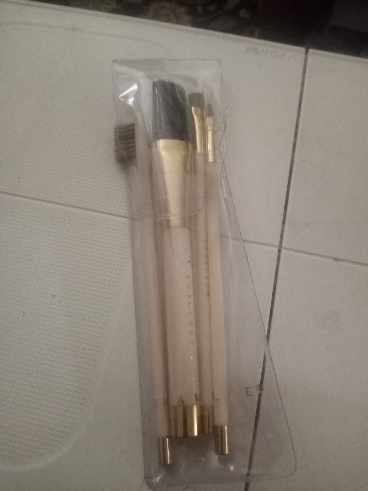 Shaklee makeup brushes