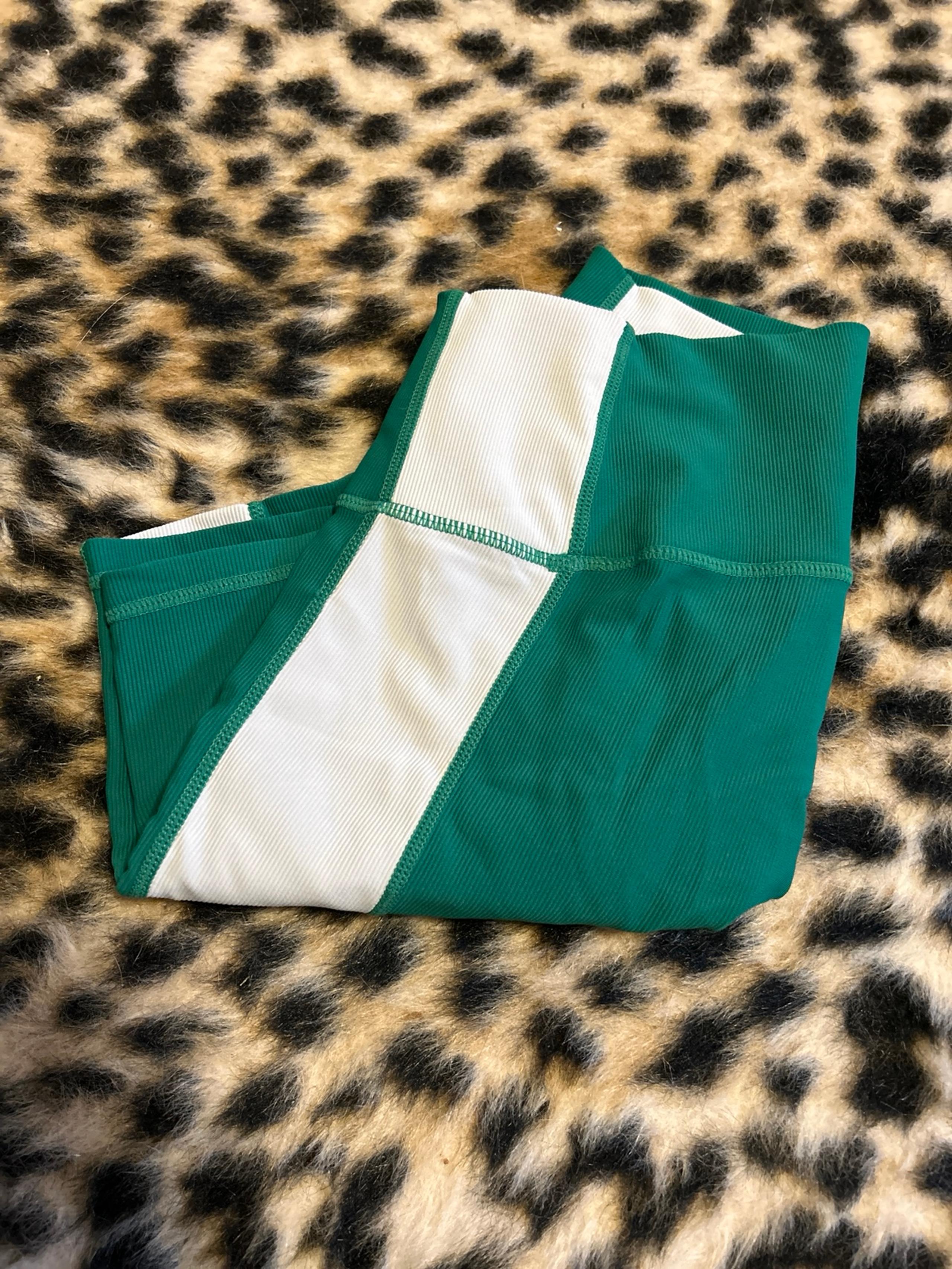 Wilo green biker shorts size M