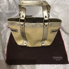 purses and handbags