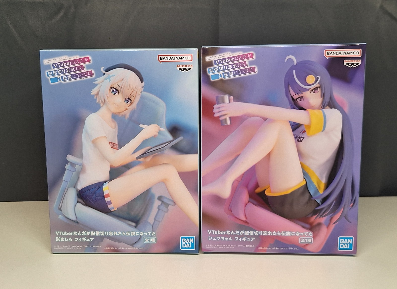 2 anime figurines