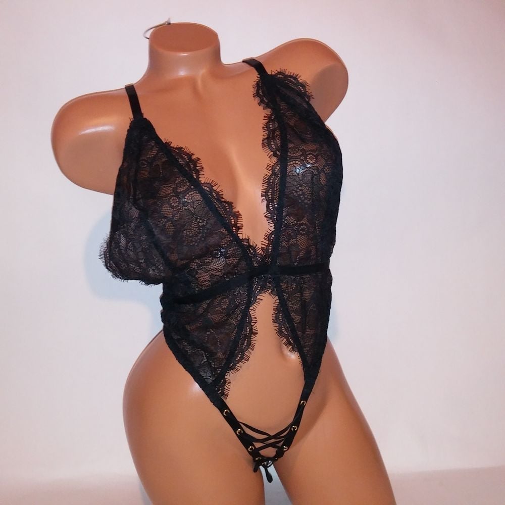 Victoria Secret Lingerie Teddy Bodysuit One Piece XL Black Lace Strappy Open Bac