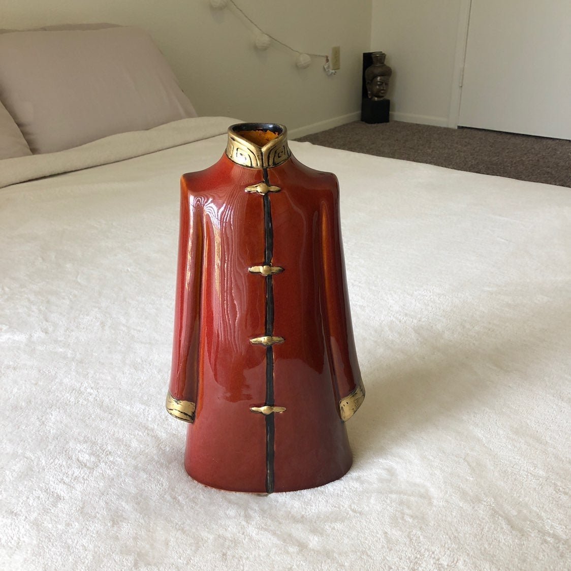 Tall Chinese bust vase